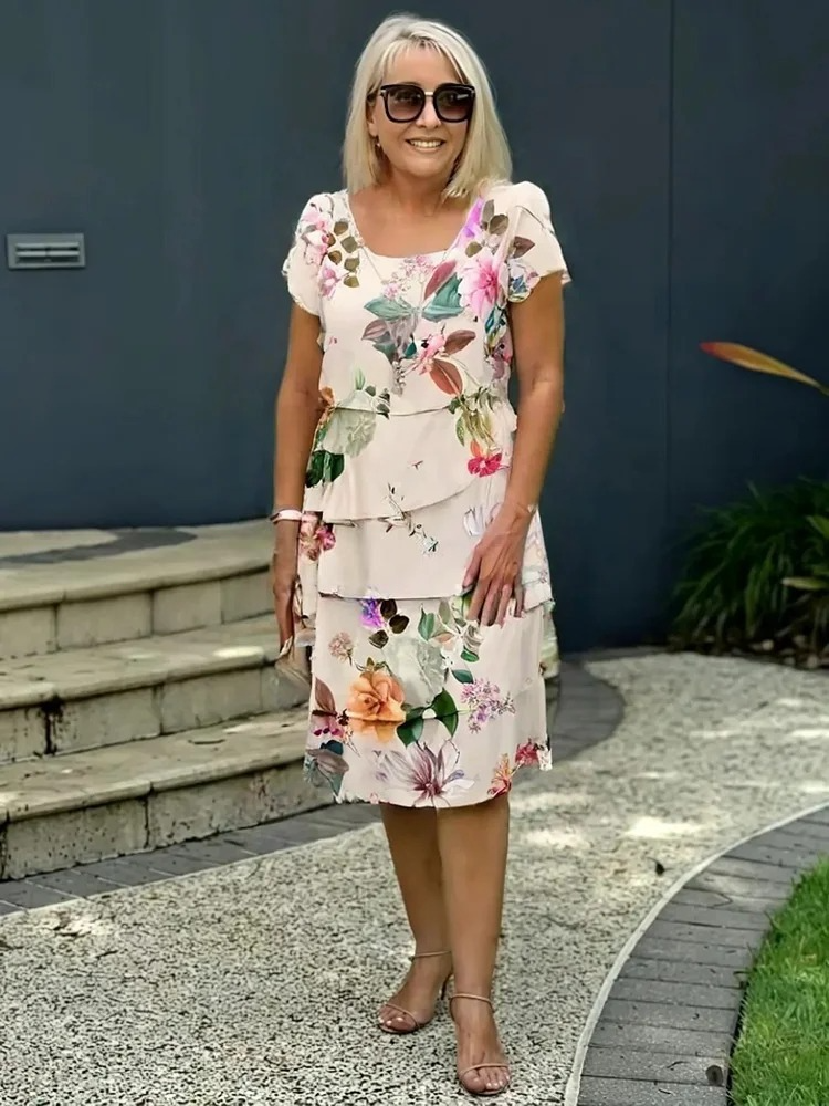 Emilie – Elegant Maxi Dress with Flowers