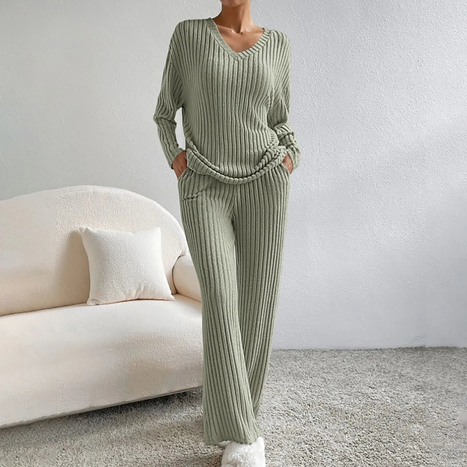 Kathy | 2-Piece Knitted Set with V-Neck