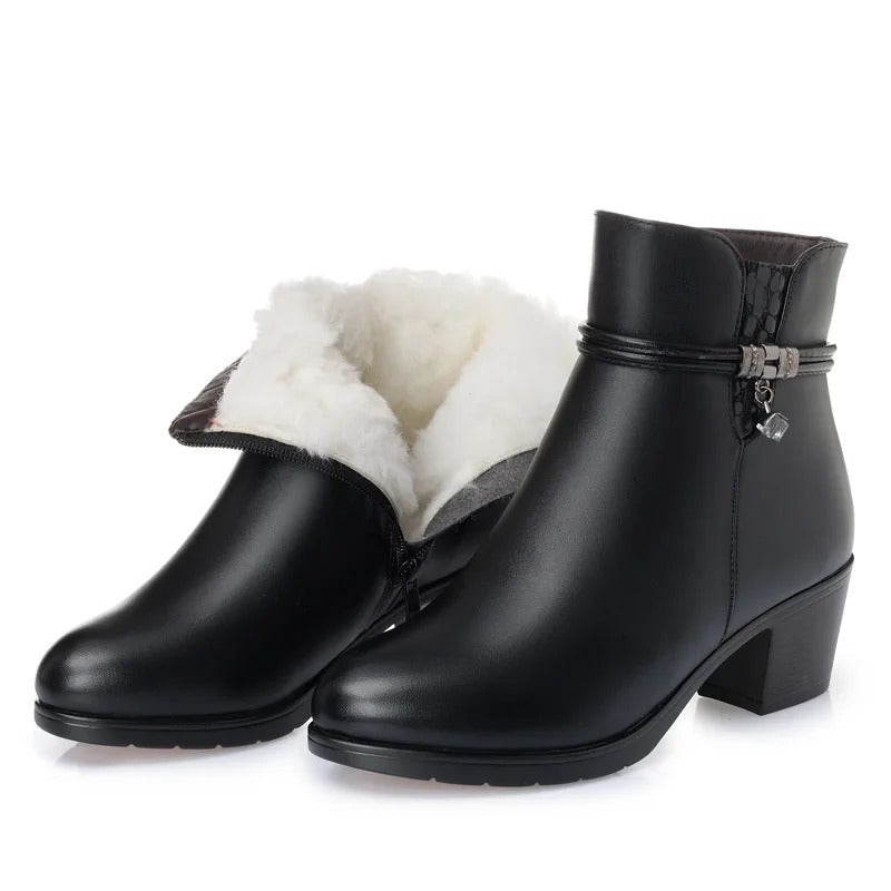 Frederika – Elegant lined winter boots with zipper