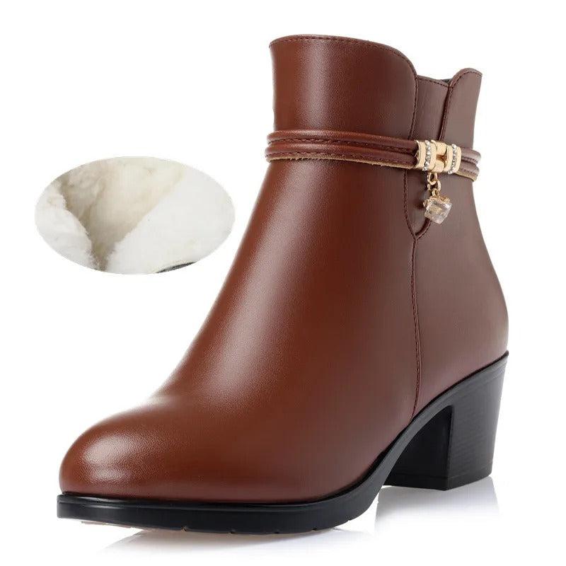 Frederika – Elegant lined winter boots with zipper